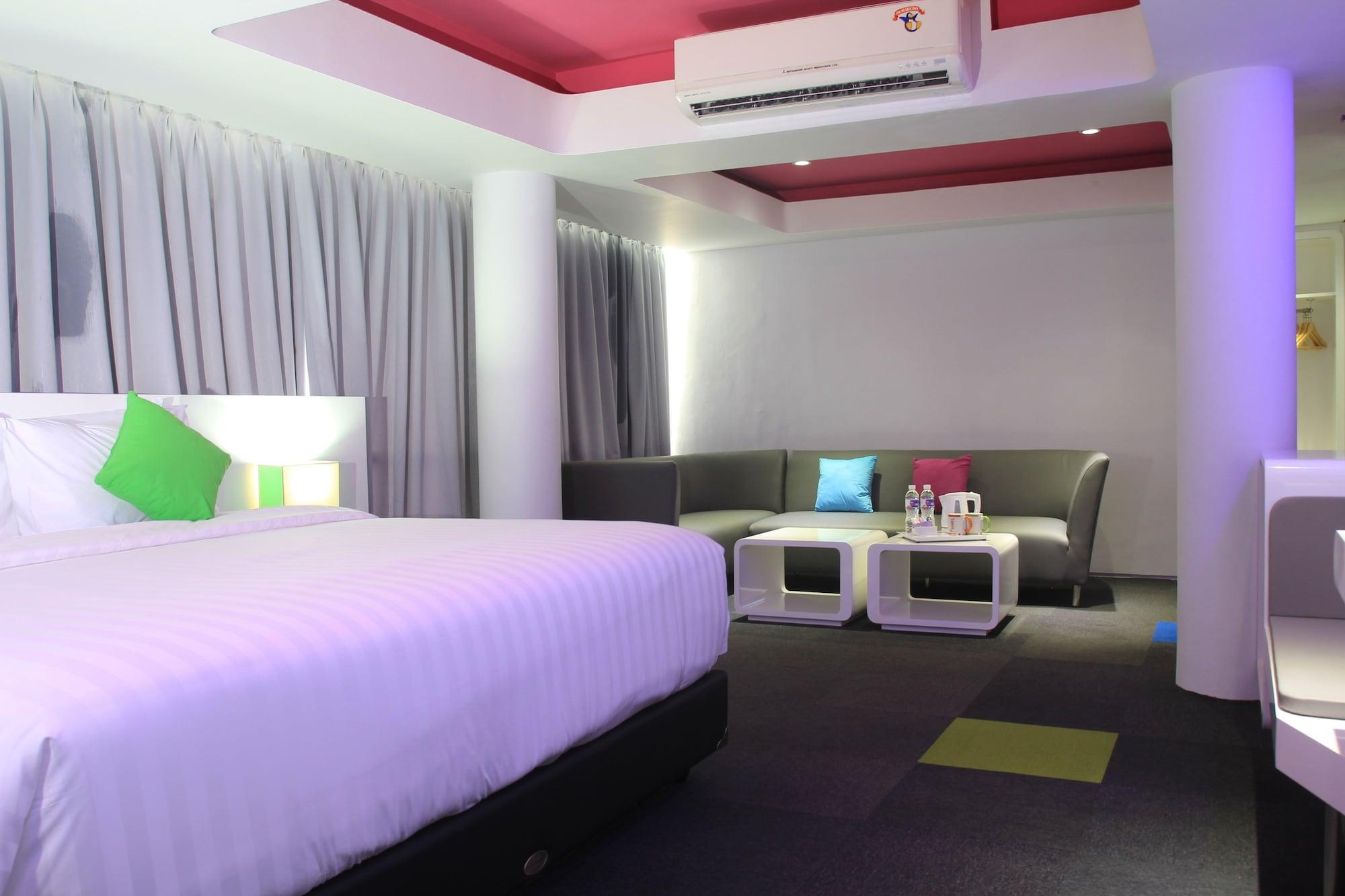Hotel Berry Glee Thematic